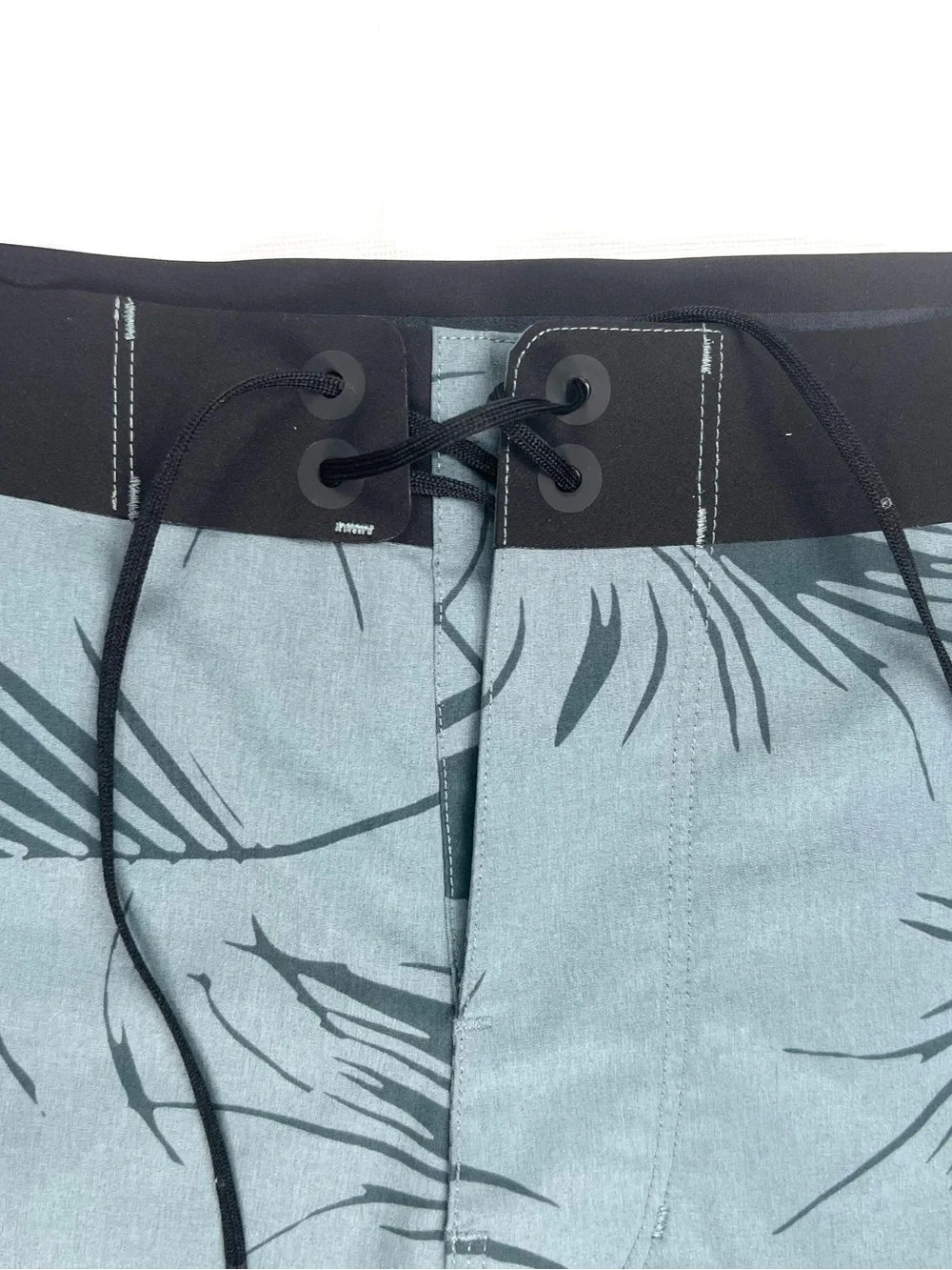 Vuori Knox V3017 Water Tech Boardshort Swim Trunk Unlined Drawstring Inseam- 8.5